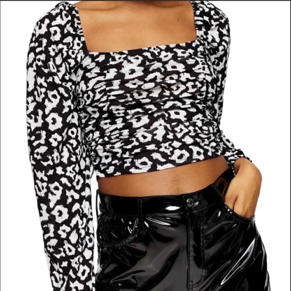 Topshop long sleeve cropped shirt